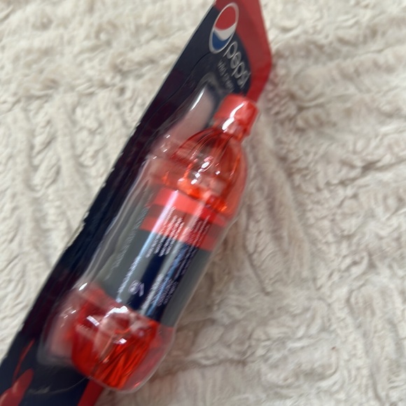Pepsi wild cherry flavored lip balm new in sealed packaging - Picture 10 of 16